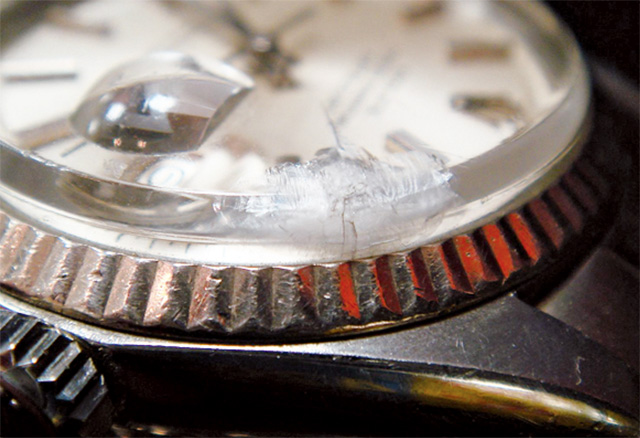 動かなかくなった、ガラスが破損した、ベルトが切れている時計は売却不可ですか？